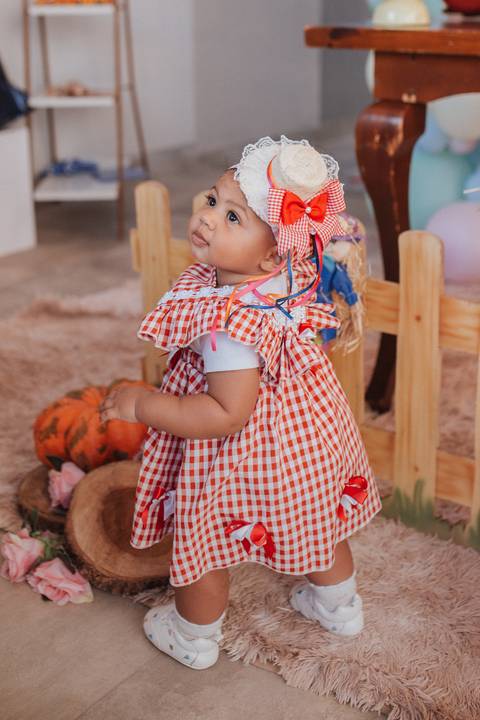 Aniversário infantil com tema de festa junina'