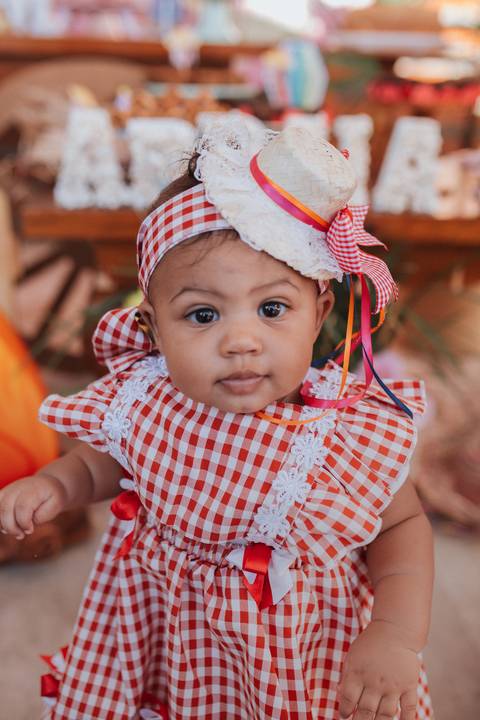 Aniversário infantil com tema de festa junina'