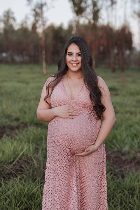 Ensaio de gestante no campo '