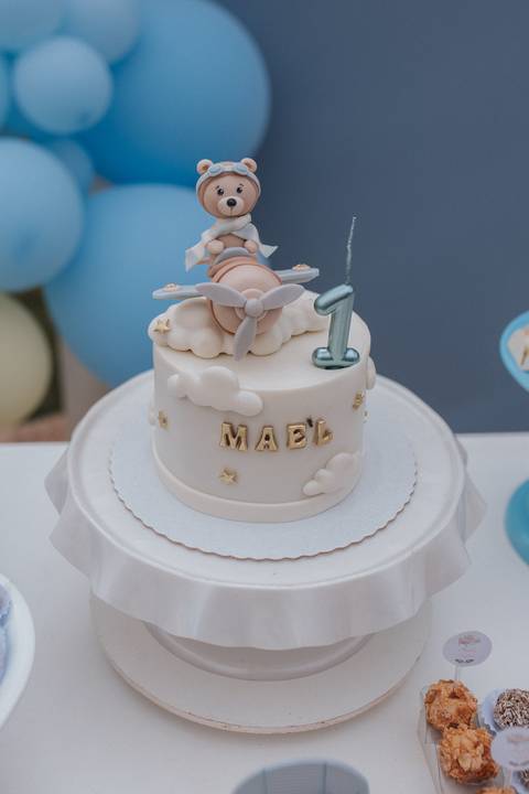 Aniversário infantil com tema do ursinho aviador'