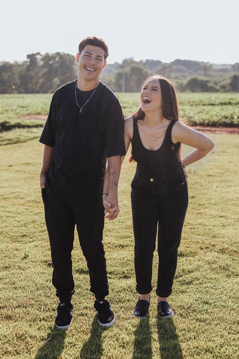 ensaio de casal no campo'