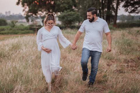 inspiração de ensaio de gestante no campo'