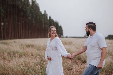 inspiração de ensaio de gestante no campo'