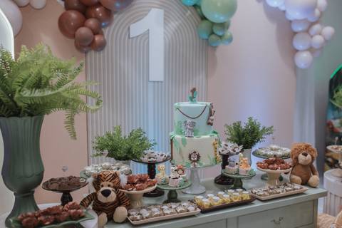 Aniversário infantil com tema de Safari'