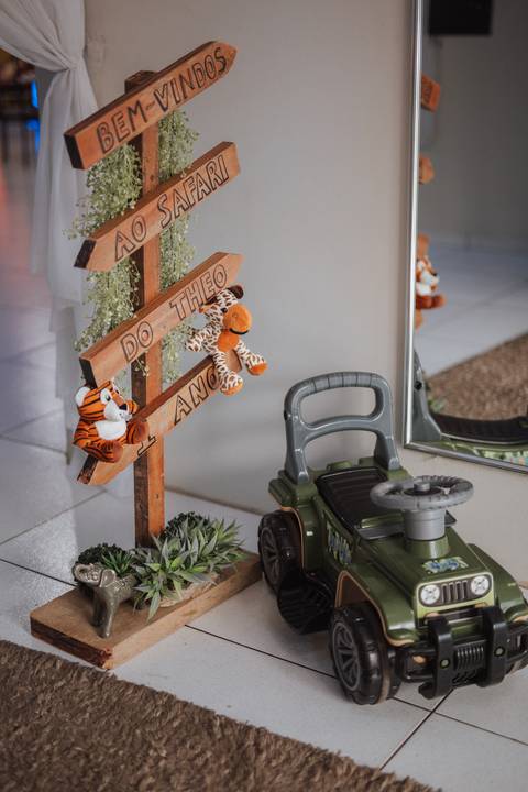Aniversário infantil com tema de Safari'