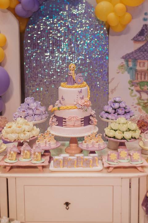 Aniversário infantil com tema da rapunzel '