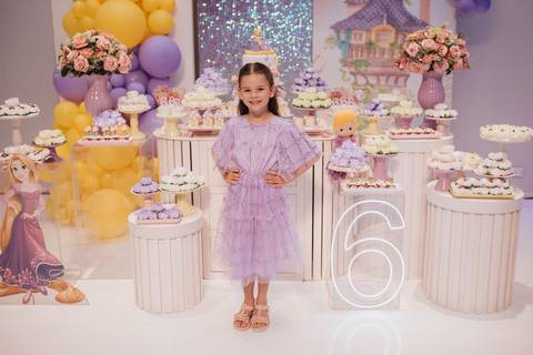 Aniversário infantil com tema da rapunzel '
