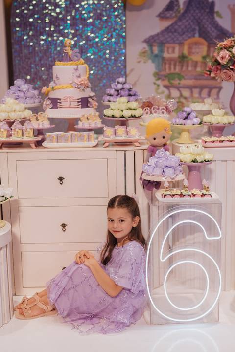 Aniversário infantil com tema da rapunzel '
