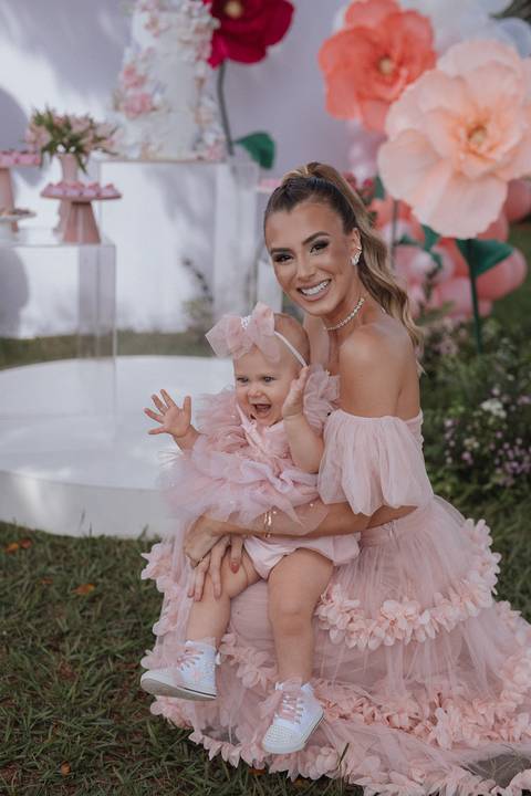 Aniversário infantil com tema de Flor'