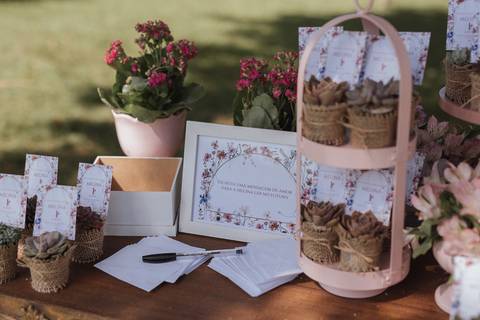 Aniversário infantil com tema de Flor'