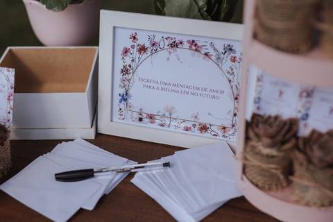 Aniversário infantil com tema de Flor'