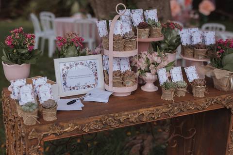 Aniversário infantil com tema de Flor'