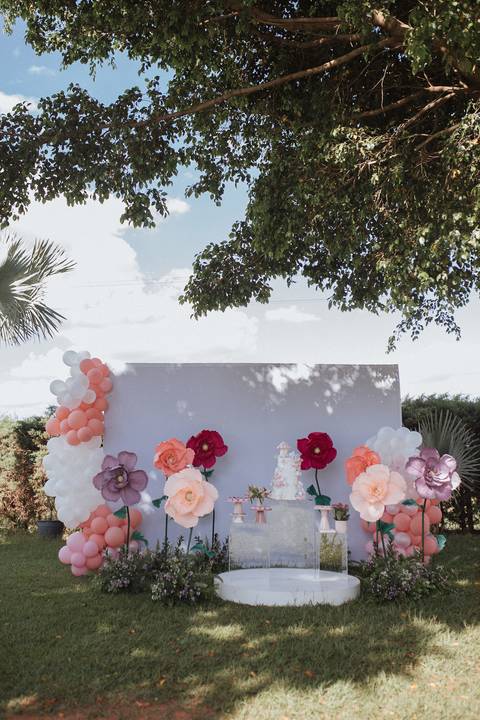 Aniversário infantil com tema de Flor'