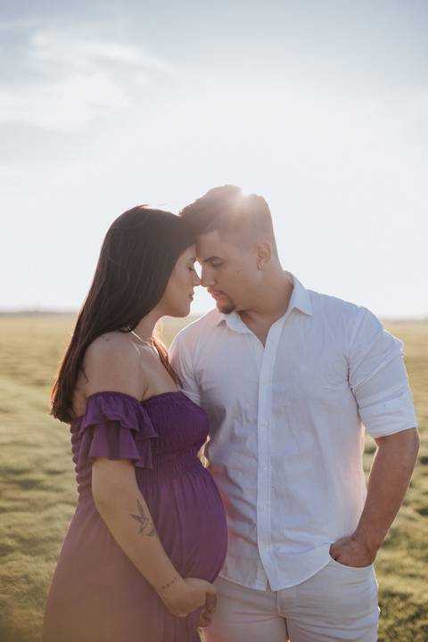 Ensaio de gestante no campo'