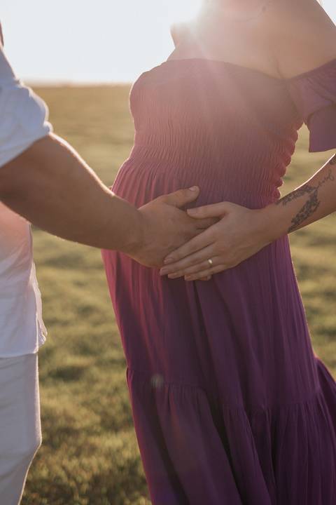 Ensaio de gestante no campo'