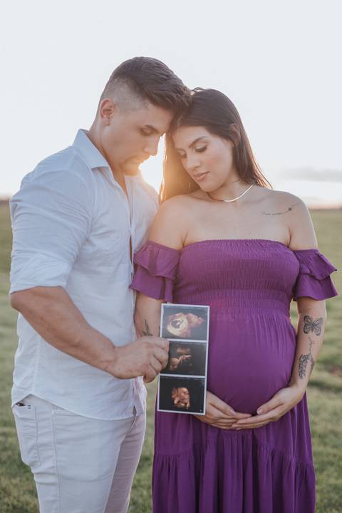 Ensaio de gestante no campo'