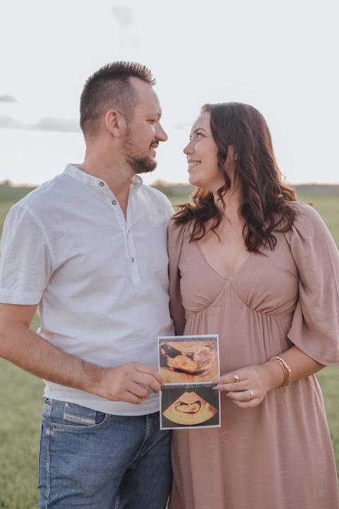 Ensaio revelação da gravidez no campo'