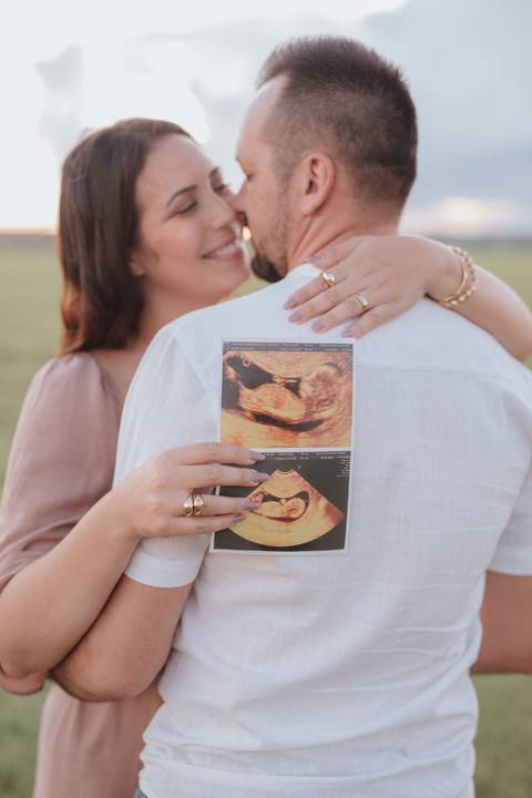 Ensaio revelação da gravidez no campo'