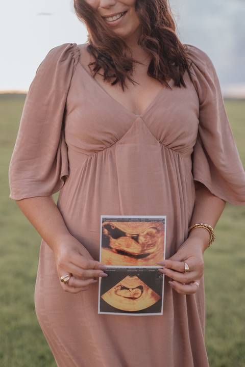 Ensaio revelação da gravidez no campo'