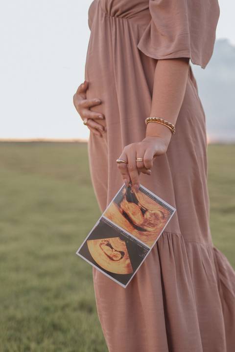 Ensaio revelação da gravidez no campo'