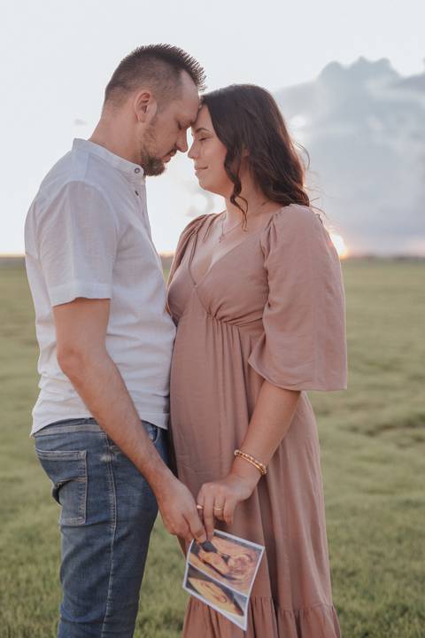 Ensaio revelação da gravidez no campo'