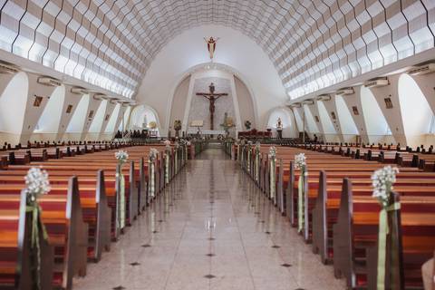 casamento minimalista na igreja'