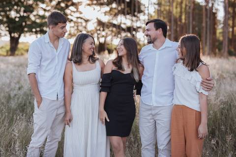 Ensaio feminino no campo'