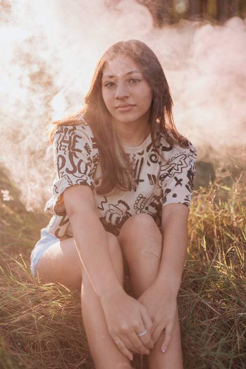 Ensaio feminino no campo'