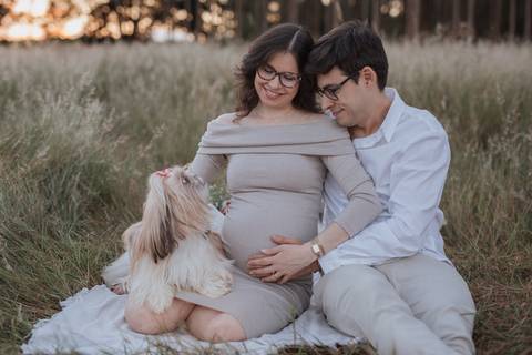 Ensaio de gestante no campo'