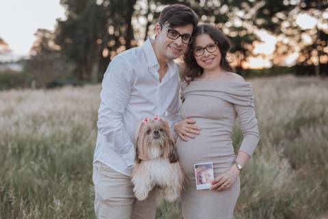 Ensaio de gestante no campo'