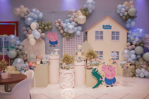 Aniversário infantil com tema de Peppa Pig'