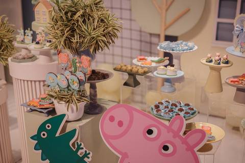 Aniversário infantil com tema de Peppa Pig'