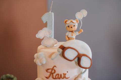Aniversário infantil com tema de ursinho aviador'