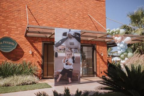 Aniversário infantil com tema de ursinho aviador'
