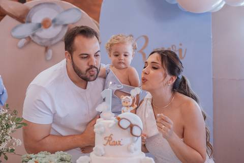 Aniversário infantil com tema de ursinho aviador'