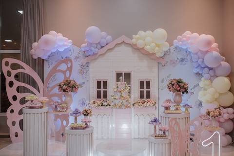 Aniversário infantil com tema de jardim encantado'