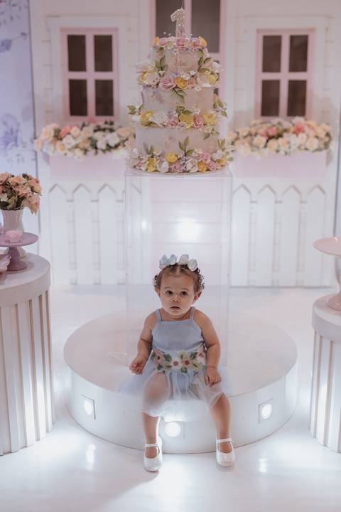 Aniversário infantil com tema de jardim encantado'