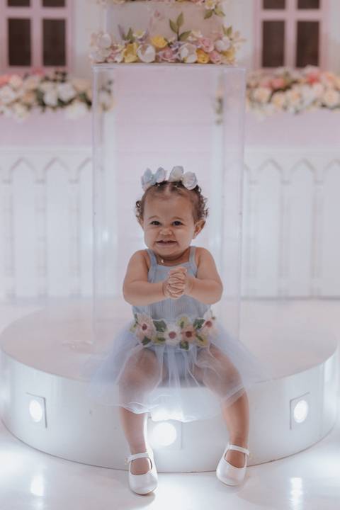 Aniversário infantil com tema de jardim encantado'