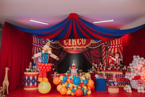 Aniversário infantil com tema de Circo'