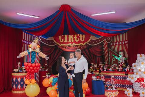 Aniversário infantil com tema de Circo'