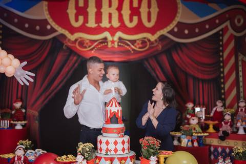 Aniversário infantil com tema de Circo'