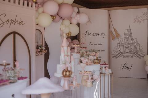 Aniversário infantil com tema de princesa'