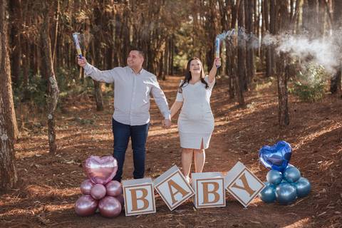 Ensaio revelação da gravidez na floresta'