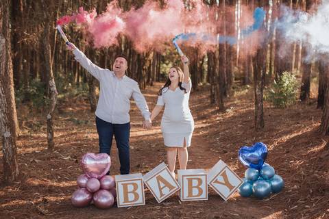 Ensaio revelação da gravidez na floresta'