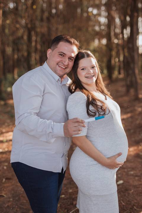 Ensaio revelação da gravidez na floresta'