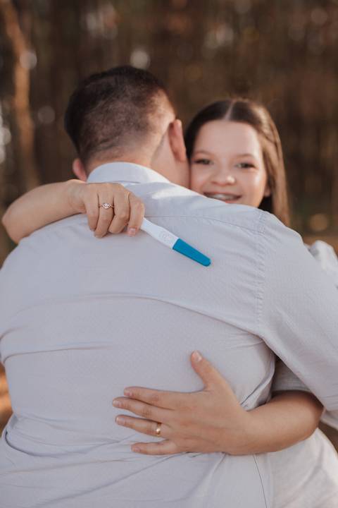 Ensaio revelação da gravidez na floresta'