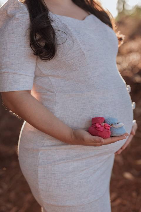 Ensaio revelação da gravidez na floresta'