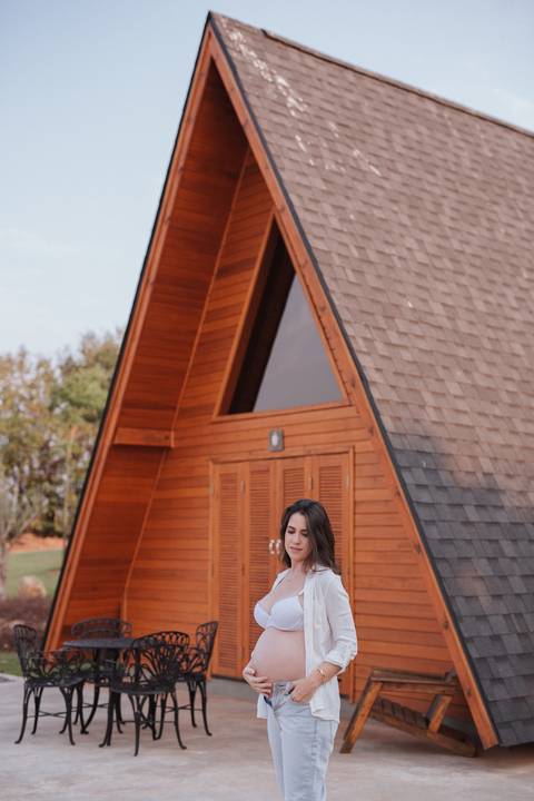 Ensaio de gestante na cabana'