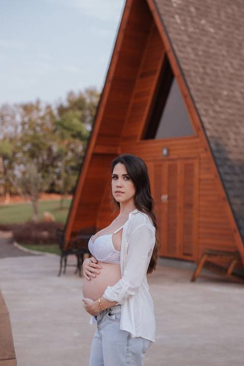 Ensaio de gestante na cabana'