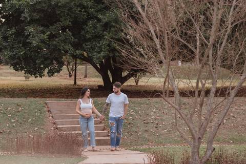 Ensaio de gestante no campo'